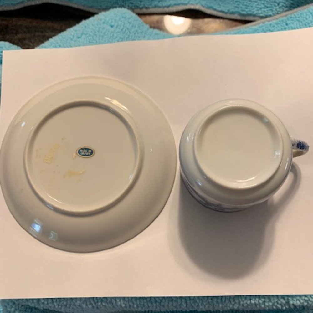 Antique Japanese BLUE WILLOW Tea Cup & Saucer - Picture 5 of 5